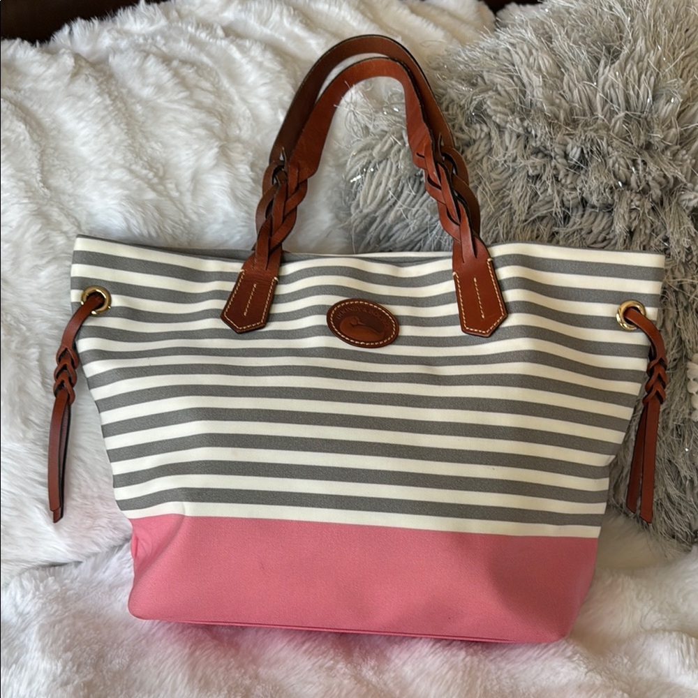 Dooney & Bourke tote